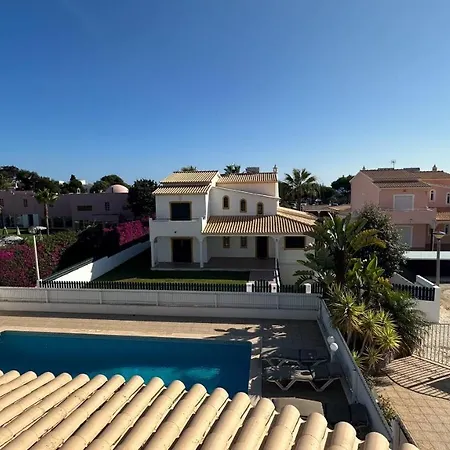 Vivenda Catavento V5 Piscina E 100mt Da Gale Villa
