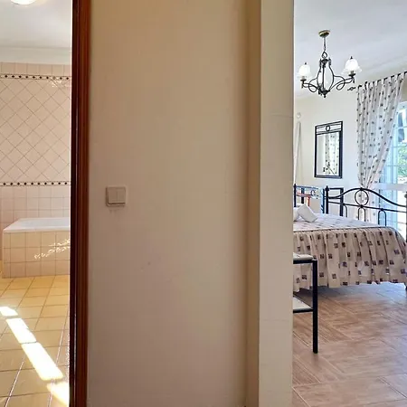 Vivenda Catavento V5 Piscina E 100mt Da Gale 빌라 *